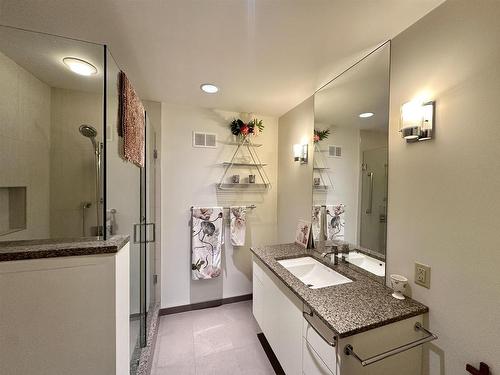 446 Carlton Road, Kenora, ON - Indoor