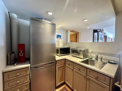 446 Carlton Road, Kenora, ON - Indoor Photo Showing Kitchen