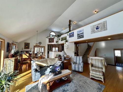 446 Carlton Road, Kenora, ON - Indoor