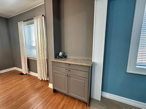 130 Pine Street, Thunder Bay, ON - Indoor Photo Showing Other Room