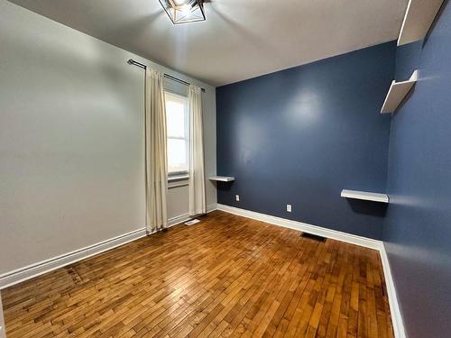 130 Pine Street, Thunder Bay, ON - Indoor Photo Showing Other Room