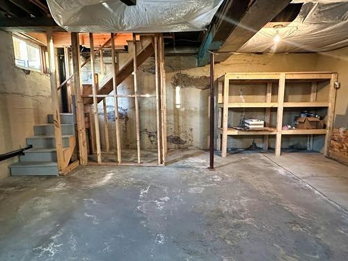 130 Pine Street, Thunder Bay, ON - Indoor Photo Showing Basement