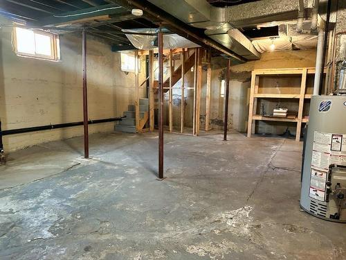 130 Pine Street, Thunder Bay, ON - Indoor Photo Showing Basement