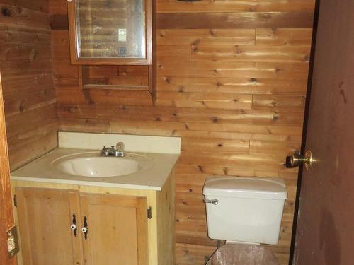 1441 Hwy 72, Sioux Lookout, ON - Indoor Photo Showing Bathroom
