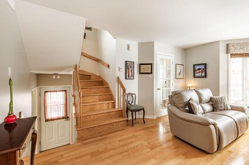 Escalier - 9895 Rue Riverin, Brossard, QC 
