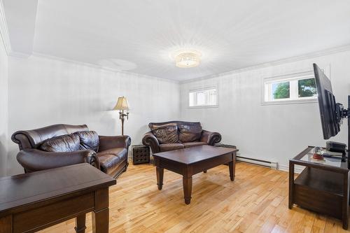 Salle familiale - 5615 Av. Raoul, Longueuil (Saint-Hubert), QC - Indoor Photo Showing Living Room