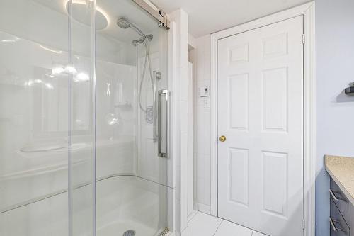 Salle de bains - 5615 Av. Raoul, Longueuil (Saint-Hubert), QC - Indoor Photo Showing Bathroom