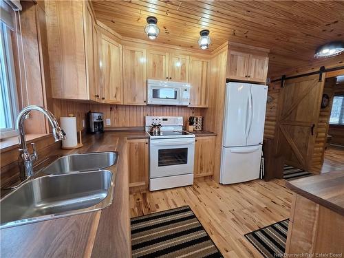 1492 Route 385, Oxbow, NB 