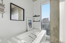 Salle de bains attenante à la CCP - 