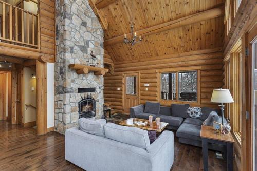 Salon - 1193 Ch. Des Pionniers, Labelle, QC - Indoor Photo Showing Living Room With Fireplace
