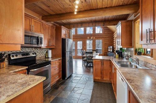 Cuisine - 1193 Ch. Des Pionniers, Labelle, QC - Indoor Photo Showing Kitchen With Double Sink