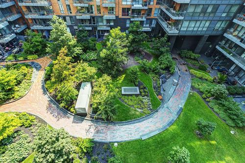 Jardin - 107-901 Rue De La Commune E., Montréal (Ville-Marie), QC - Outdoor