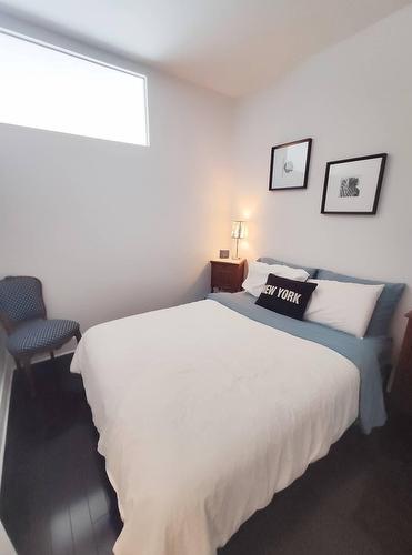 Chambre à coucher - 107-901 Rue De La Commune E., Montréal (Ville-Marie), QC - Indoor Photo Showing Bedroom