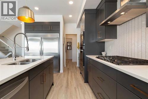 308 Grassland Boulevard W, Lethbridge, AB - Indoor Photo Showing Kitchen With Double Sink With Upgraded Kitchen