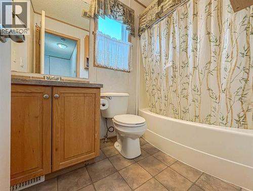 9009 90 Avenue, Grande Prairie, AB - Indoor Photo Showing Bathroom