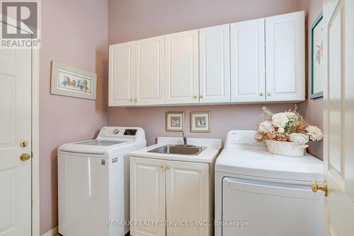 15 Claudette Gate, Hamilton, ON - Indoor Photo Showing Laundry Room