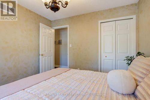 15 Claudette Gate, Hamilton, ON - Indoor Photo Showing Bedroom