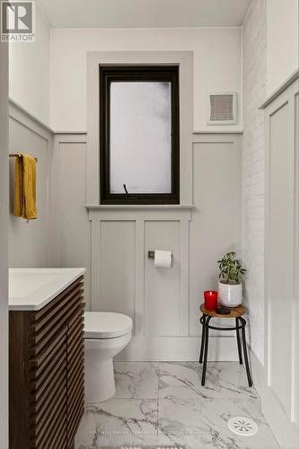 104 Garfield Avenue S, Hamilton, ON - Indoor Photo Showing Bathroom