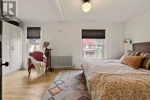 104 Garfield Avenue S, Hamilton, ON - Indoor Photo Showing Bedroom