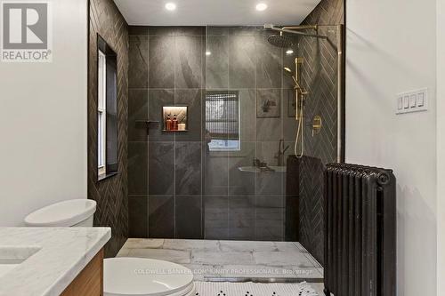 104 Garfield Avenue S, Hamilton, ON - Indoor Photo Showing Bathroom