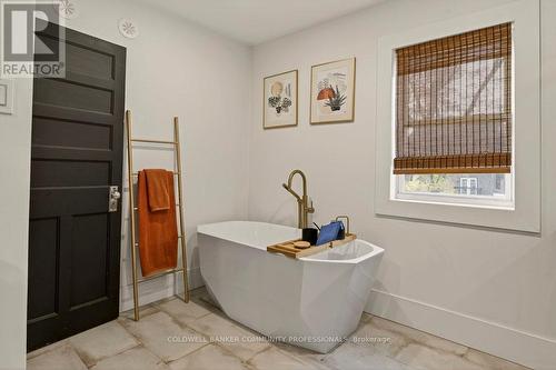 104 Garfield Avenue S, Hamilton, ON - Indoor Photo Showing Other Room