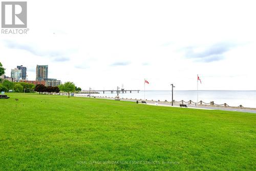 24 - 1347 Lakeshore Road, Burlington, ON - Outdoor With View