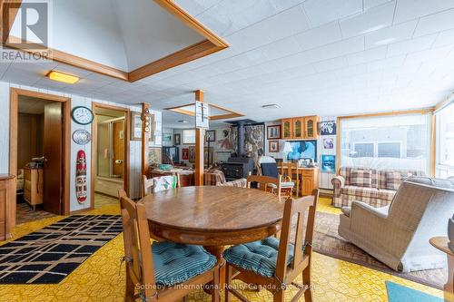 19 62Nd Street S, Wasaga Beach, ON - Indoor Photo Showing Dining Room
