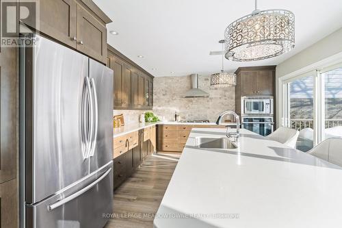 29 Stockman Crescent, Halton Hills, ON - Indoor Photo Showing Kitchen With Stainless Steel Kitchen With Upgraded Kitchen