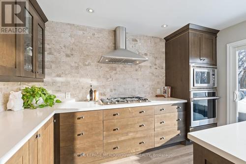 29 Stockman Crescent, Halton Hills, ON - Indoor Photo Showing Kitchen With Upgraded Kitchen
