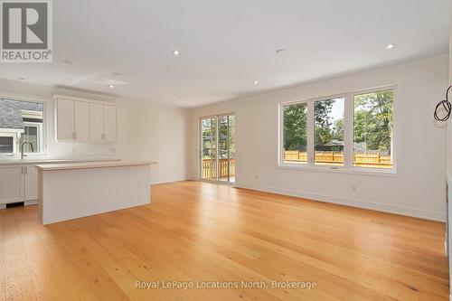 60 52Nd Street S, Wasaga Beach, ON - Indoor Photo Showing Kitchen