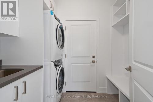 60 52Nd Street S, Wasaga Beach, ON - Indoor Photo Showing Laundry Room