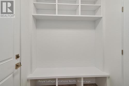 60 52Nd Street S, Wasaga Beach, ON - Indoor With Storage