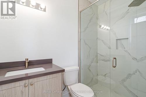 60 52Nd Street S, Wasaga Beach, ON - Indoor Photo Showing Bathroom