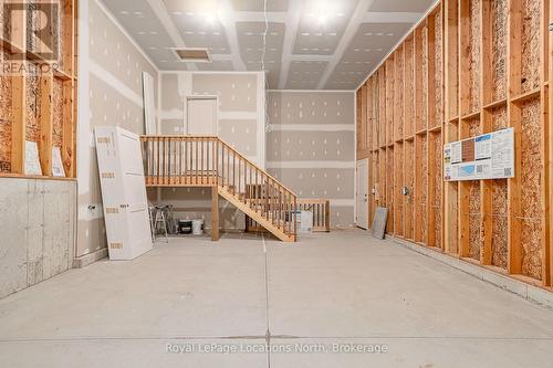 60 52Nd Street S, Wasaga Beach, ON - Indoor Photo Showing Other Room
