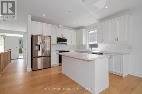 60 52Nd Street S, Wasaga Beach, ON - Indoor Photo Showing Kitchen