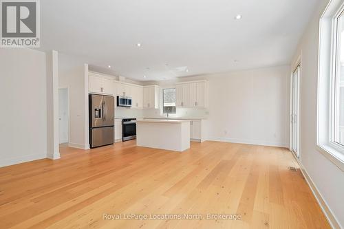60 52Nd Street S, Wasaga Beach, ON - Indoor Photo Showing Kitchen