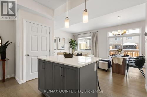 12 Otonabee Street, Belleville (Thurlow Ward), ON - Indoor Photo Showing Kitchen With Upgraded Kitchen