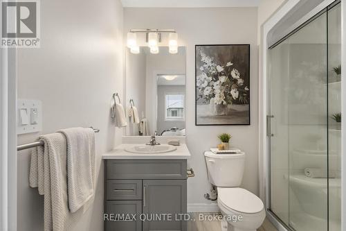 12 Otonabee Street, Belleville (Thurlow Ward), ON - Indoor Photo Showing Bathroom