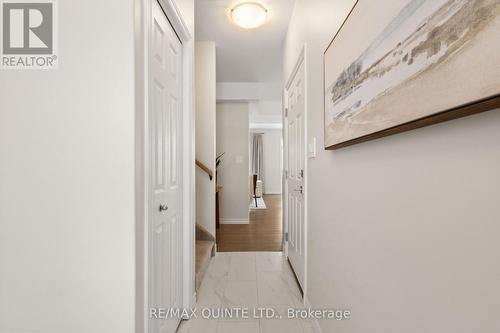 12 Otonabee Street, Belleville (Thurlow Ward), ON - Indoor Photo Showing Other Room