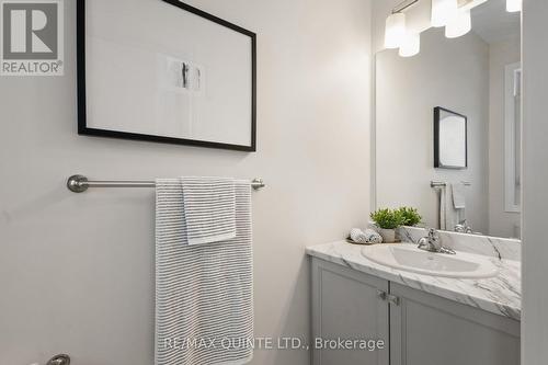 12 Otonabee Street, Belleville (Thurlow Ward), ON - Indoor Photo Showing Bathroom