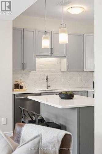 12 Otonabee Street, Belleville (Thurlow Ward), ON - Indoor Photo Showing Kitchen With Upgraded Kitchen