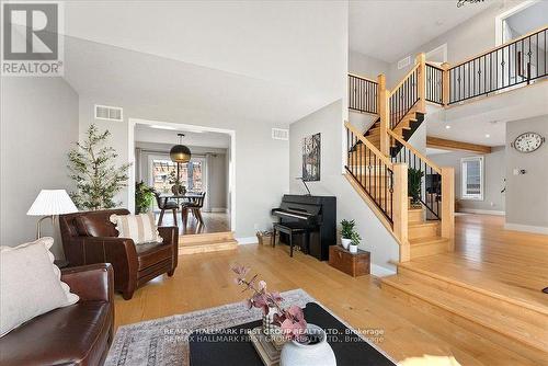 73 Springdale Drive, Kawartha Lakes (Lindsay), ON - Indoor Photo Showing Living Room