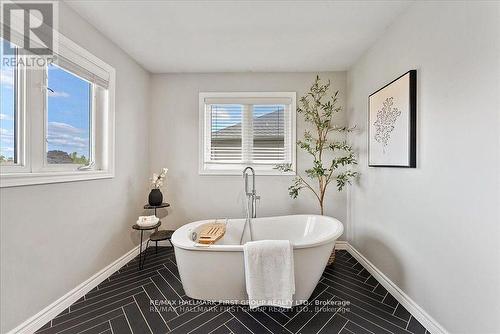 73 Springdale Drive, Kawartha Lakes (Lindsay), ON - Indoor Photo Showing Bathroom