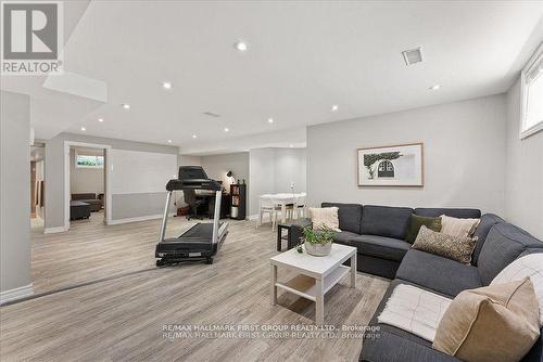 73 Springdale Drive, Kawartha Lakes (Lindsay), ON - Indoor Photo Showing Living Room