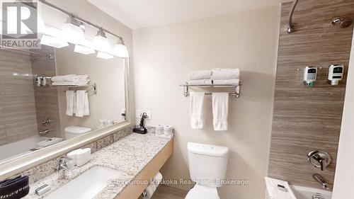 402 - 402 Bayshore - Deerhurst Drive, Huntsville (Chaffey), ON - Indoor Photo Showing Bathroom