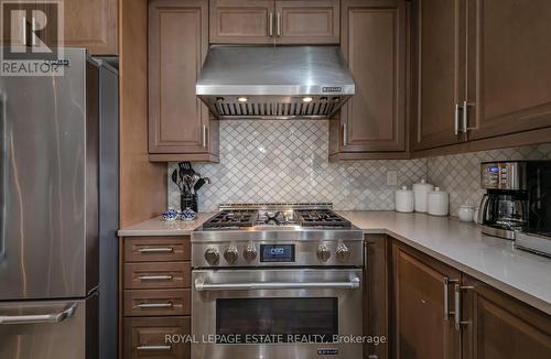 29 Provost Trail, Brampton, ON - Indoor Photo Showing Kitchen