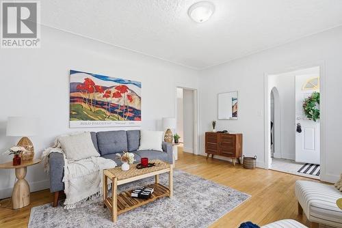 59 Mark St, Sault Ste. Marie, ON - Indoor Photo Showing Living Room