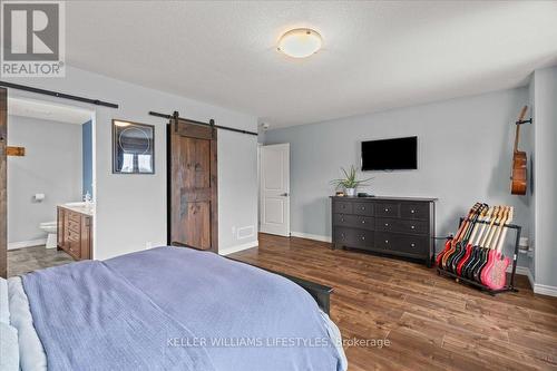 4008 Edward Street, Petrolia, ON - Indoor Photo Showing Bedroom