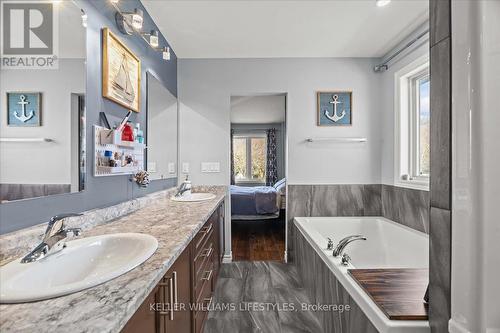 4008 Edward Street, Petrolia, ON - Indoor Photo Showing Bathroom