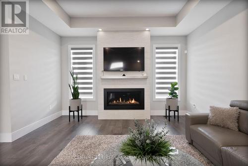 16 Foxborough Place, Thames Centre (Thorndale), ON - Indoor Photo Showing Living Room With Fireplace